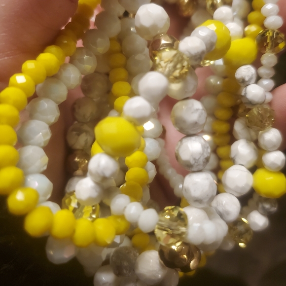 NWT Dillard's Twisted Multi Strand Beaded Necklace. - Picture 15 of 16